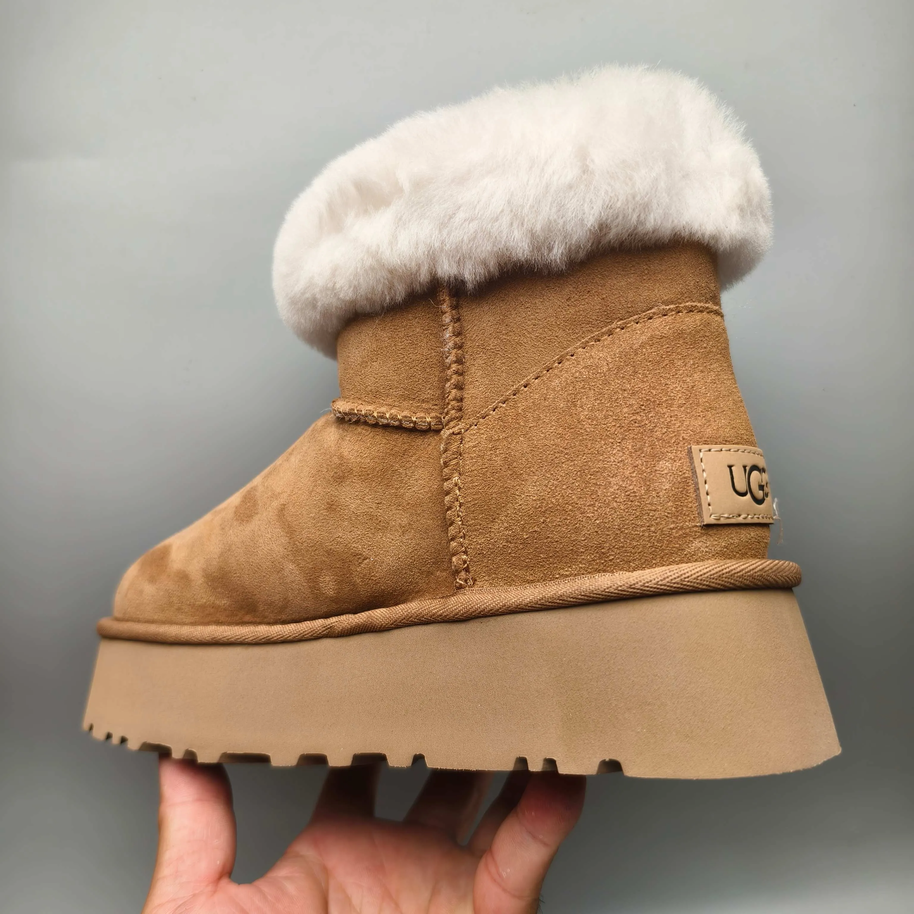 💰480 UGG sheepskin all-in-one snow boots 3356 chestnut thick sole horn jade buckle women's color color: chestnut matching size: 35-40